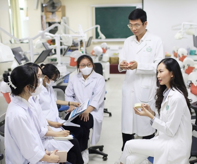 Sinh viên Trường Đại học Y Dược (Đại học Quốc gia Hà Nội)