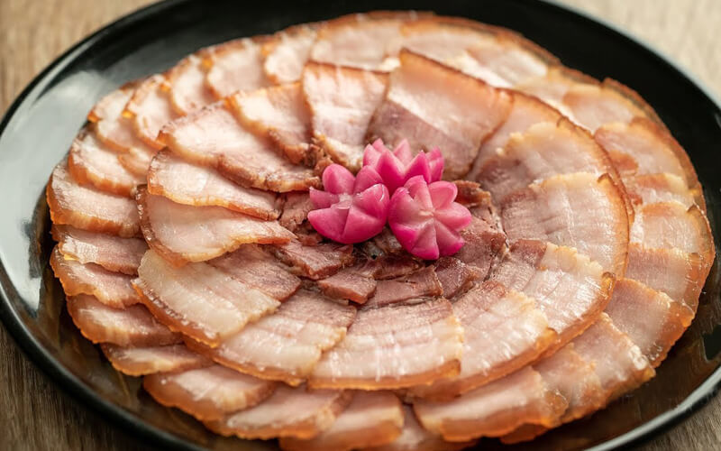 Thịt heo ngâm nước mắm trong cỗ miền Trung