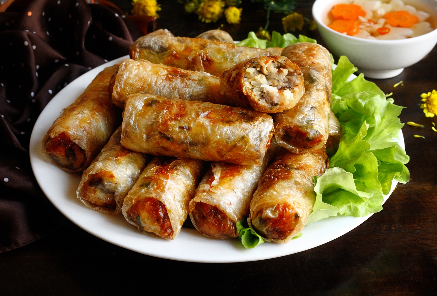 Món chả nem trong mâm cỗ cúng