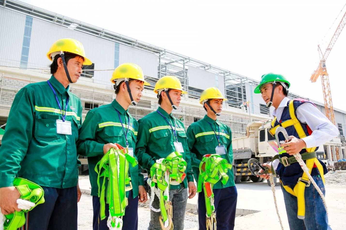 Đây là ngành nghề gắn liền với thực tiễn xã hội, khó bị thay thế bởi AI