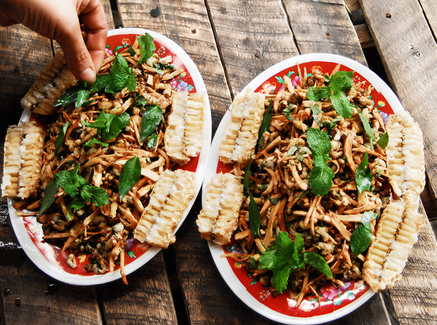 Gỏi nhộng ong bổ dưỡng