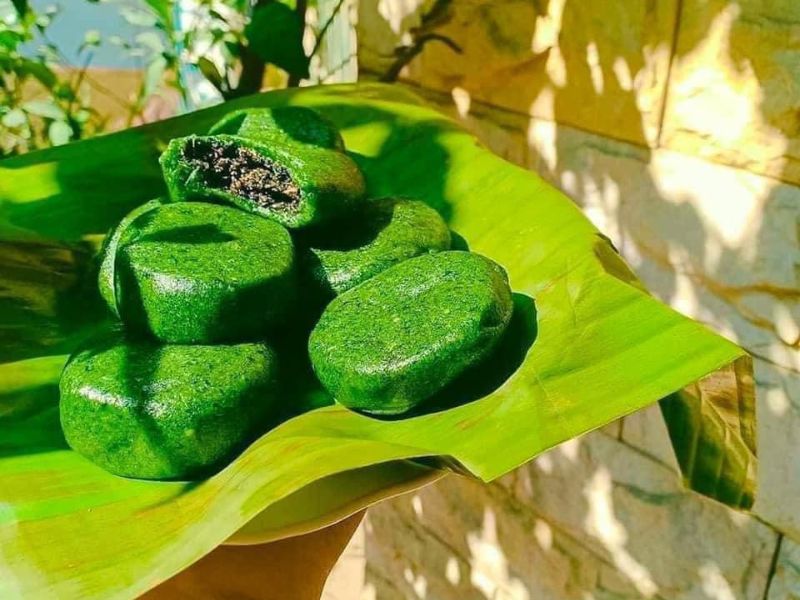 Đừng quên mua bánh ngải về làm quà