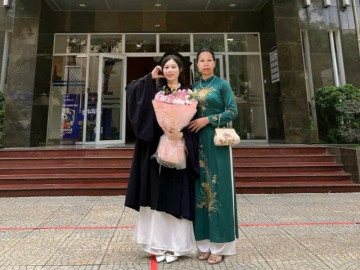 Nữ sinh mua quần áo vàng mã trước lễ tốt nghiệp đại học, lý do khó ai cầm lòng