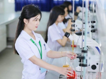 Tin tức - Bộ GD-ĐT công bố điểm sàn nhóm ngành sức khỏe năm 2026