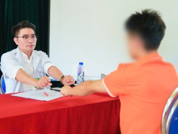 Nam thiếu niên và câu nói xót xa khi đối diện chuyên gia tâm lý: “Cháu chỉ mong đừng ai hỏi về bố mẹ cháu nữa...”