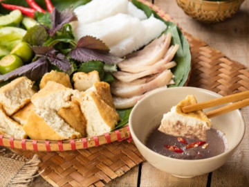 Đi tìm quán bún đậu mắm tôm chuẩn vị Hà Nội: Mách bạn 6 địa chỉ khách ra vào tấp nập, đảm bảo ăn là "ghiền"