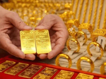 Giá vàng hôm nay 1/8: Thế giới quay đầu đi xuống
