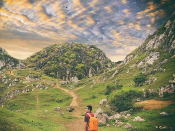 Ở Hà Nội có 6 ngọn núi trekking thú vị, có nơi là “nóc nhà Thủ đô”, thách thức tín đồ đi bộ đường dài