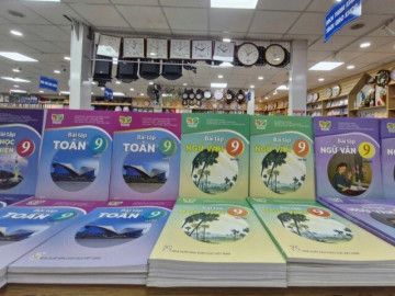 Tất tả săn lùng sách giáo khoa sau khai giảng