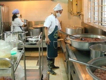 Sở GD-ĐT Hà Nội đề nghị rà soát toàn bộ phương án tổ chức bữa ăn bán trú