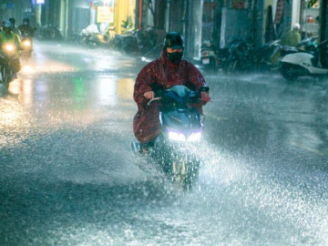 Tin tức - Vì sao Hà Nội mưa như trút, lốc sét?