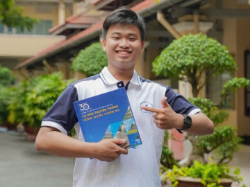 Từng bỏ học đại học, nam sinh Gia Lai lập kỷ lục điểm thi, nhận 320 triệu