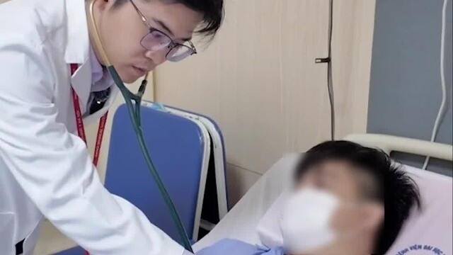 Chàng trai 22 tuổi nhồi máu cơ tim sau khi đá bóng