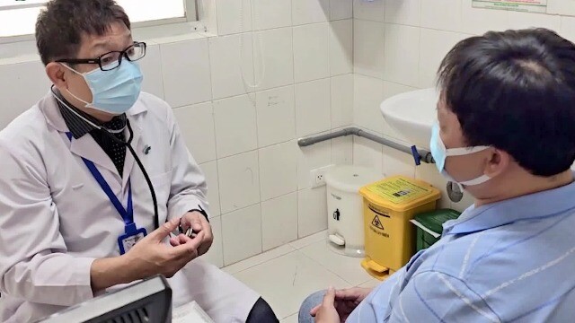 Ngày nào cũng ăn cà chua, người đàn ông 42 tuổi bất ngờ với kết quả khám