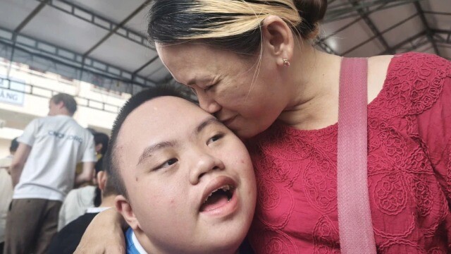 Thai phụ bị cướp đạp vào bụng, con sinh non mang di chứng suốt 17 năm