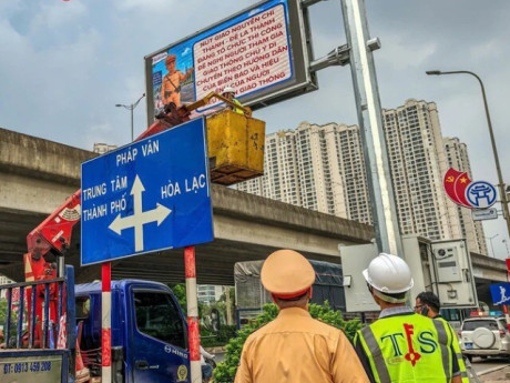 Từ 15/7, Hà Nội vận hành 36 màn hình LED cảnh báo giao thông