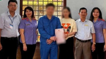 Cô gái gửi đơn xin được kết hôn với người mình yêu đang bị tạm giam
