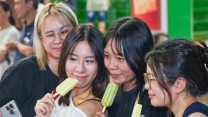Phản ứng khi Kem Tràng Tiền đóng cửa