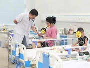 Clip Eva - Chỉ vài phút sau khi bị ong đốt vào đầu, bé trai 8 tuổi sốc phản vệ