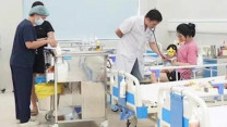 Chỉ vài phút sau khi bị ong đốt vào đầu, bé trai 8 tuổi sốc phản vệ