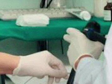 Ngậm đinh trong miệng, người đàn ông 50 tuổi phải nhập viện cấp cứu