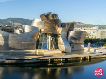 Guggenheim Bilbao – bảo tàng với kiến trúc tựa như một tấm điêu khắc khổng lồ