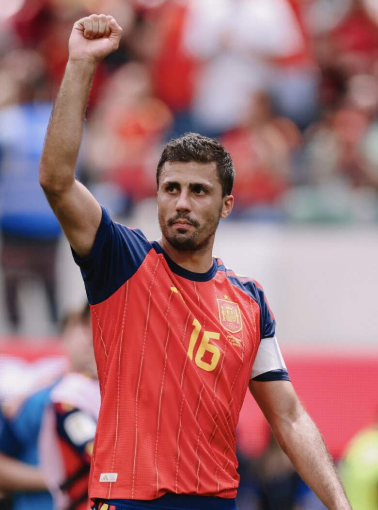 Theo thống kê chuyên sâu từ WhoScored, tỷ lệ chuyền chuẩn xác của Rodri lên tới 95%.