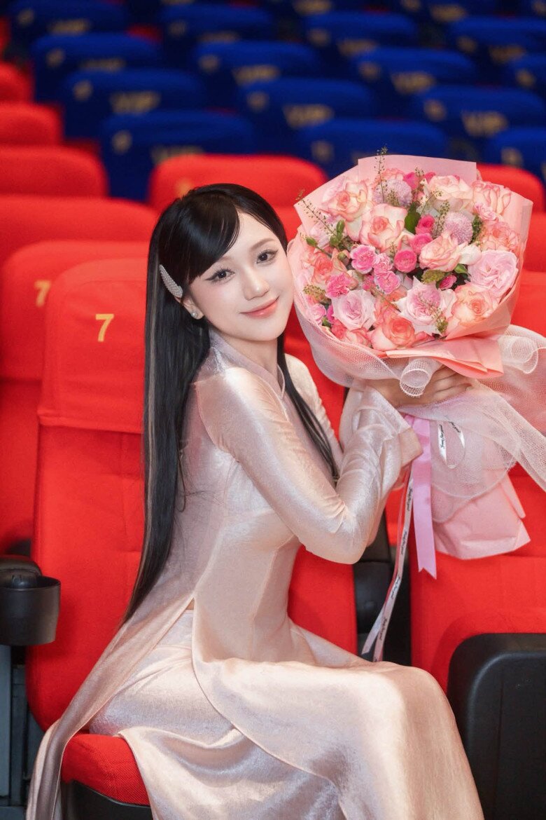 Nếu tiếp tục duy trì sự chỉn chu trong diễn xuất và lựa chọn kịch bản phù hợp, cô hoàn toàn có cơ hội trở thành gương mặt đại diện cho lớp mỹ nhân mới của màn ảnh Việt.