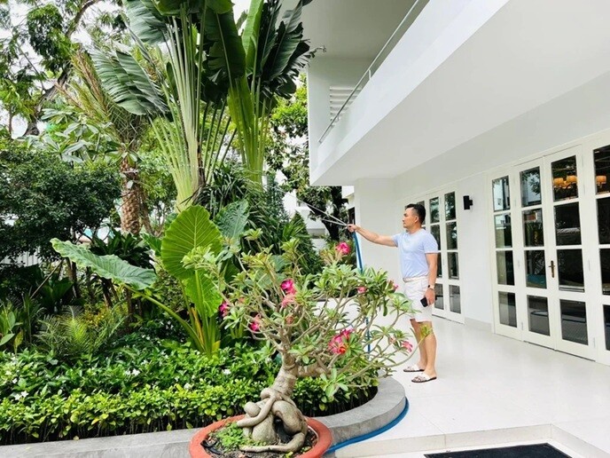 Cậu bé nhà nghèo lớp 4 đã thạo nấu cơm, xách nước, trông em lớn lên phủ sóng màn ảnh Việt, nay có gia tài nghìn tỷ - 12