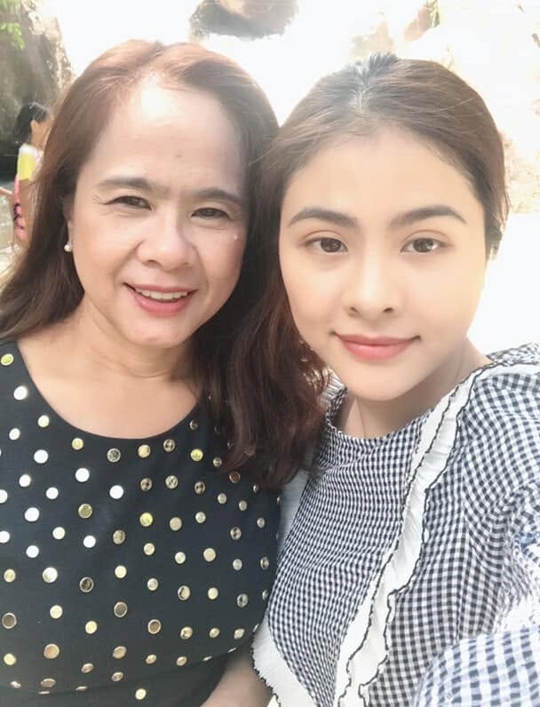 Mẹ của Vân Trang là người phụ nữ rất giỏi giang, tháo vát.