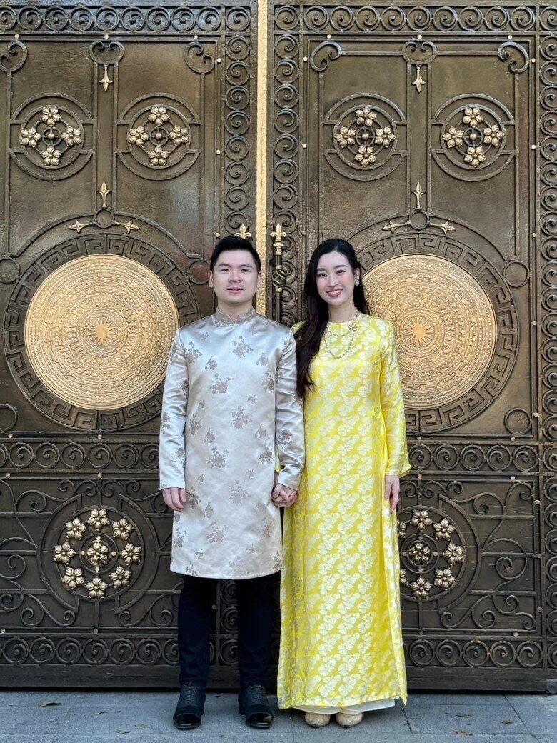Đỗ Mỹ Linh hiện sống cùng gia đình chồng trong căn biệt thự mặt phố bề thế, 6 tầng.
