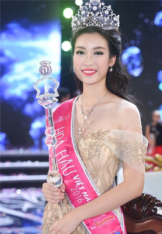 Người đẹp chinh phục đỉnh cao cuộc thi nhan sắc.