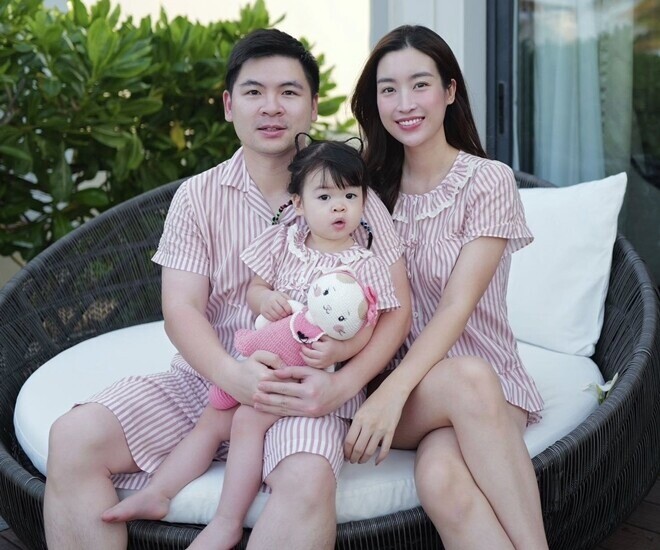 Cô bé Hà Nội trông y hệt con trai, lớn lên đăng quang Hoa hậu, lấy chồng giàu ở dinh thự bề thế 6 tầng - 12