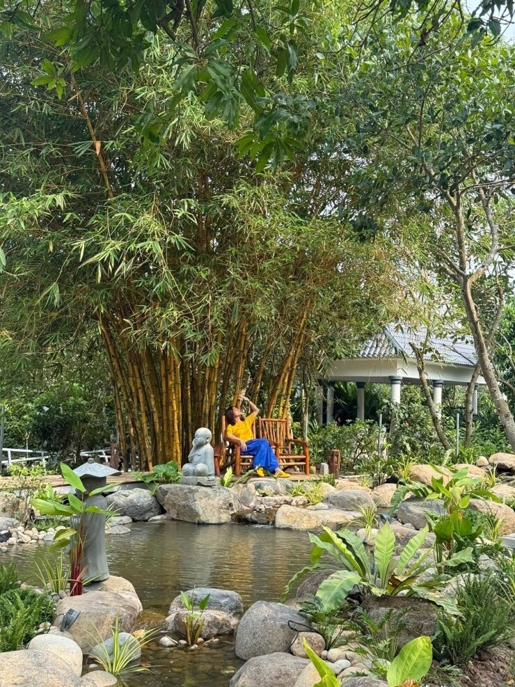 Cô đích thị là phú bà ở tuổi U40.