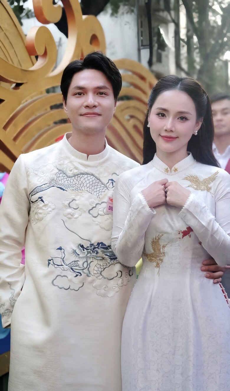 Dù đã công khai hẹn hò từ năm 2024, cả 2 hiếm khi chia sẻ chuyện tình cảm trên mạng xã hội.