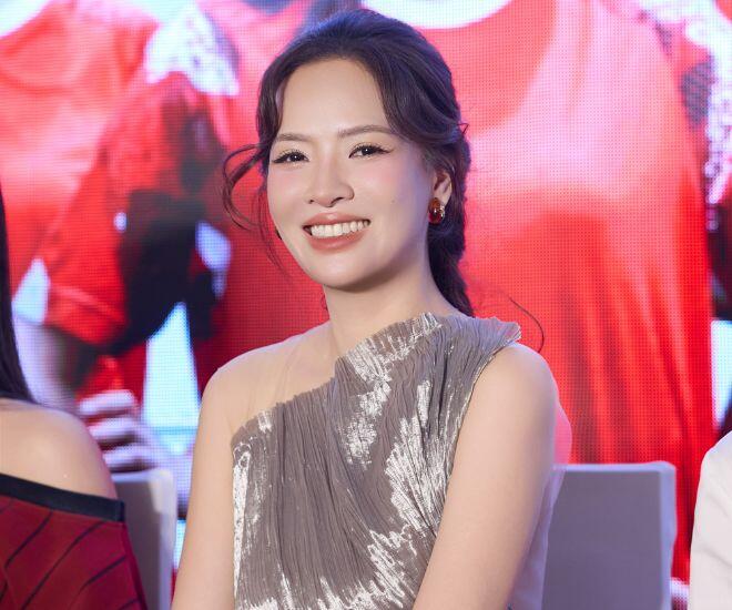 Đan Lê tái xuất với bộ phim Đội Bóng Nữ Làng Xuân sau 4 năm vắng bóng màn ảnh.