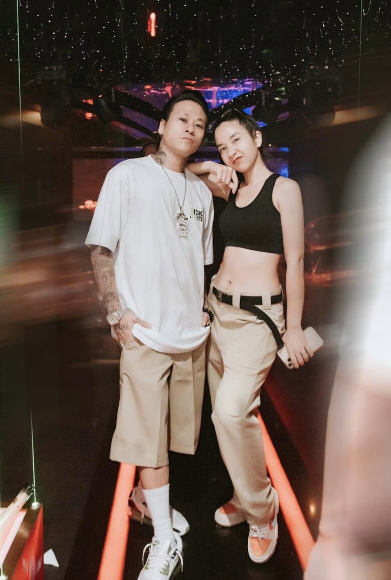 Đồng hành với anh còn có bà xã – DJ xinh đẹp Thu Ly.