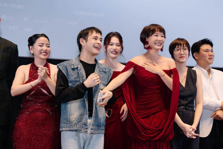 Với Hoàng Kim Ngọc, nhân vật mà cô thể hiện chỉ là một người mẹ có khao khát sống mãnh liệt vì con.