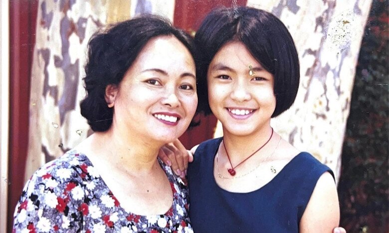 Mẹ con Tăng Thanh Hà từng bán nước mía lề đường.