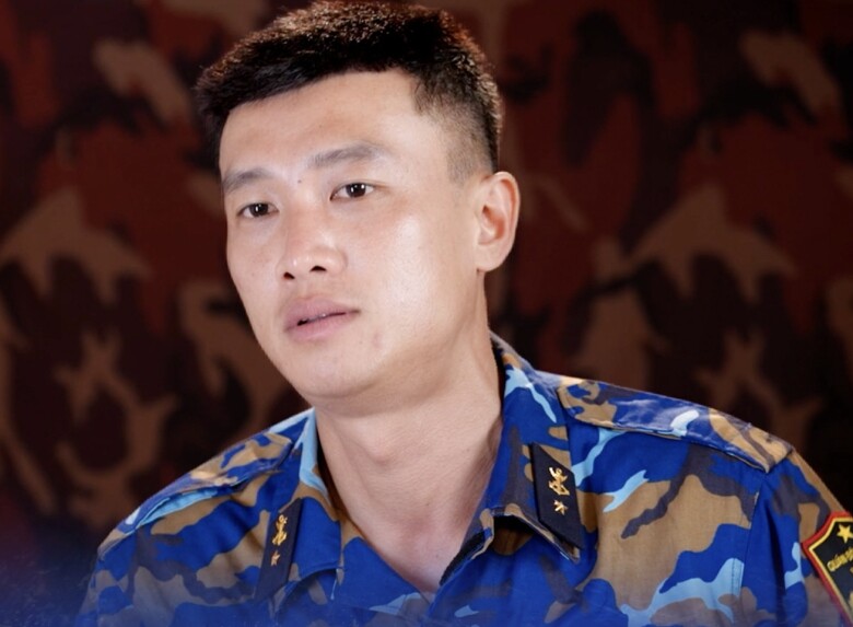 Quốc Trường đang tham gia chương trình Sao Nhập Ngũ.