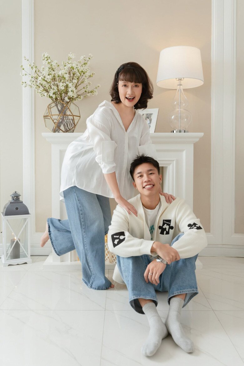 Long Vũ luôn tự nhủ phải nỗ lực như mẹ ngày xưa.
