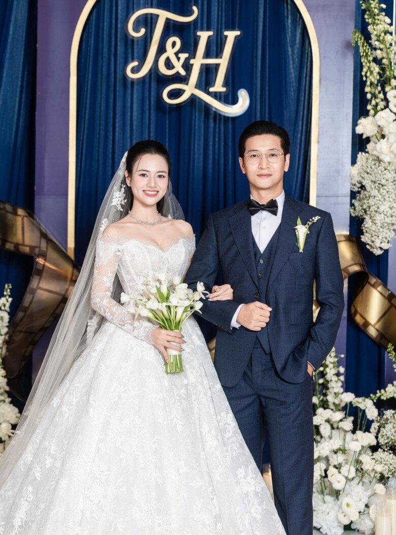 Việt Hoa và Trọng Trí đã đi qua gần một thập kỷ yêu nhau trước khi chính thức tổ chức đám cưới.