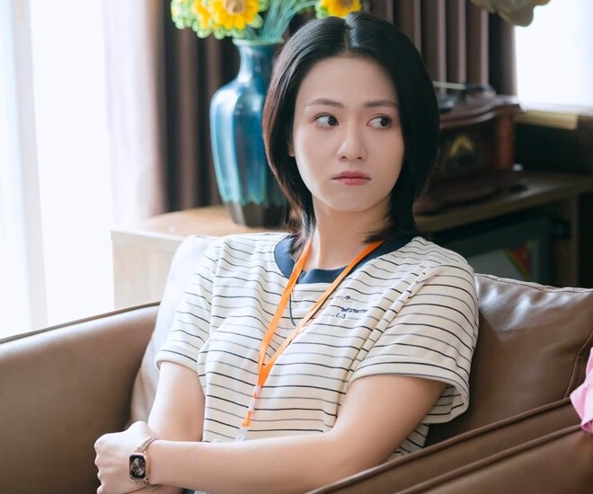 Mai là hình tượng khá khác với con người ngoài đời của nữ diễn viên, bởi Việt Hoa từng tự nhận mình là người hướng nội, có cuộc sống nhẹ nhàng và bình dị. 