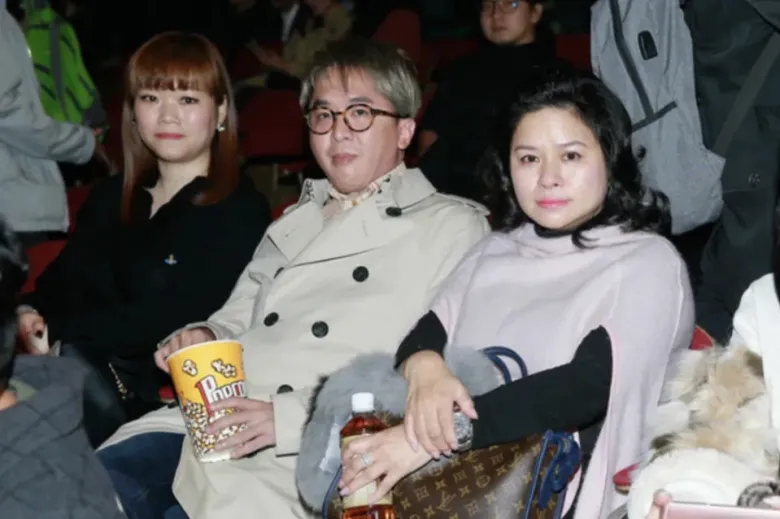 Cherry (trái) và Carmen (phải) giữ mối quan hệ hoà thuận gần 2 thập kỷ.