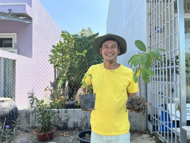 Từ khi có con, anh cùng lúc đóng phim, sản xuất nội dung số, đánh giá xe, môi giới bất động sản và nay thêm kinh doanh quán lẩu.