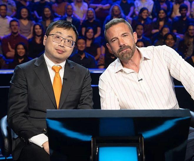 Tài tử điện ảnh Ben Affleck gây bất ngờ khi tham gia chương trình Ai Là Triệu Phú bản Mỹ.