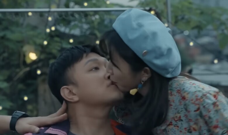 Bằng và Vân được nhóm bạn ở khu tập thể gán ghép.
