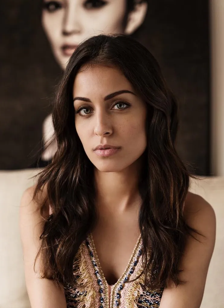 Hiba sinh năm 1986, là nữ diễn viên người Tây Ban Nha gốc Tunisia.