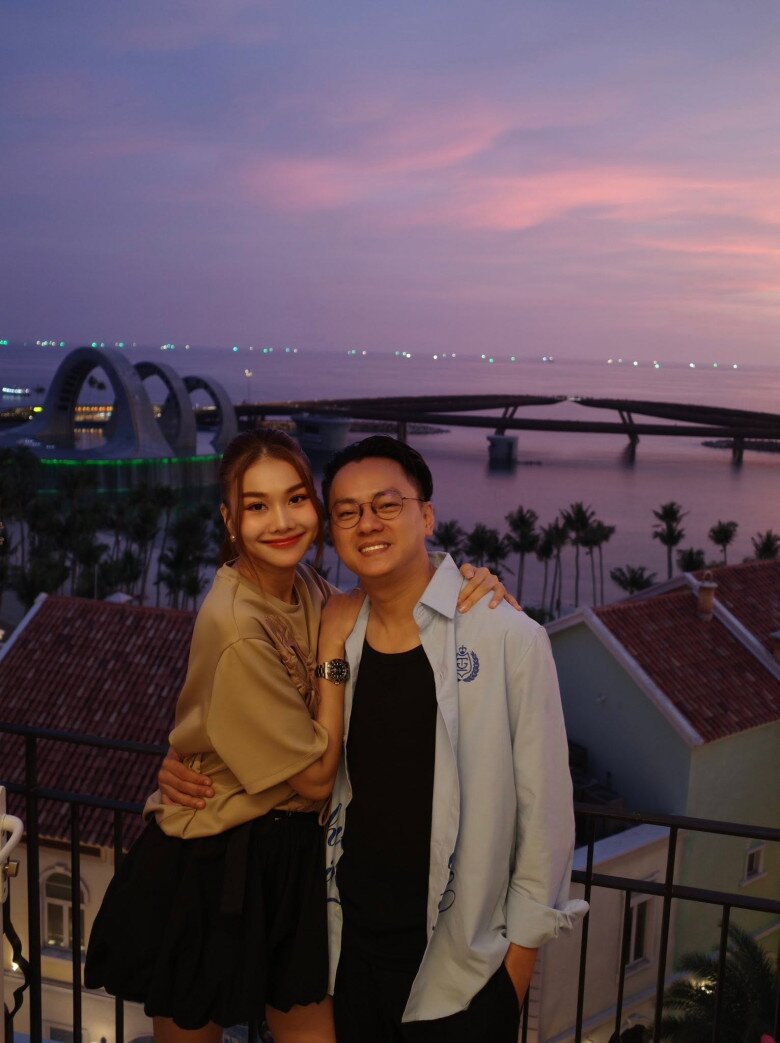 Cô lên xe hoa với nhạc trưởng Trần Nhật Minh vào cuối năm 2023.