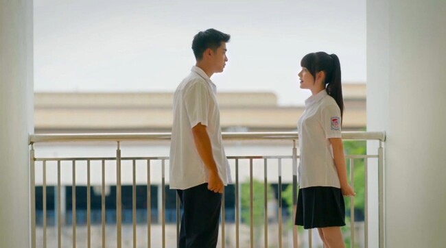 Khi phim Phía Bên Kia Thành Phố kết thúc, nhiều khán giả bày tỏ mong muốn có thêm ngoại truyện vì cảm thấy kết hơi vội vàng.